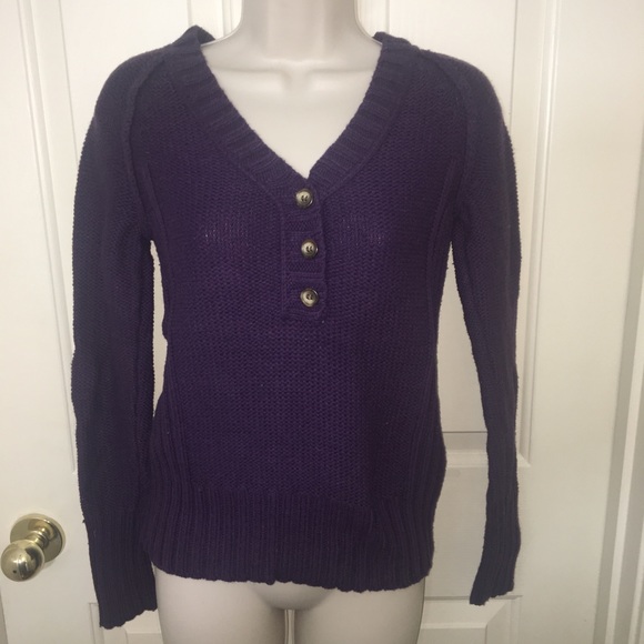 🔥3/$20 Sales: Plum Colored Sweater-M🔥 - Picture 2 of 7